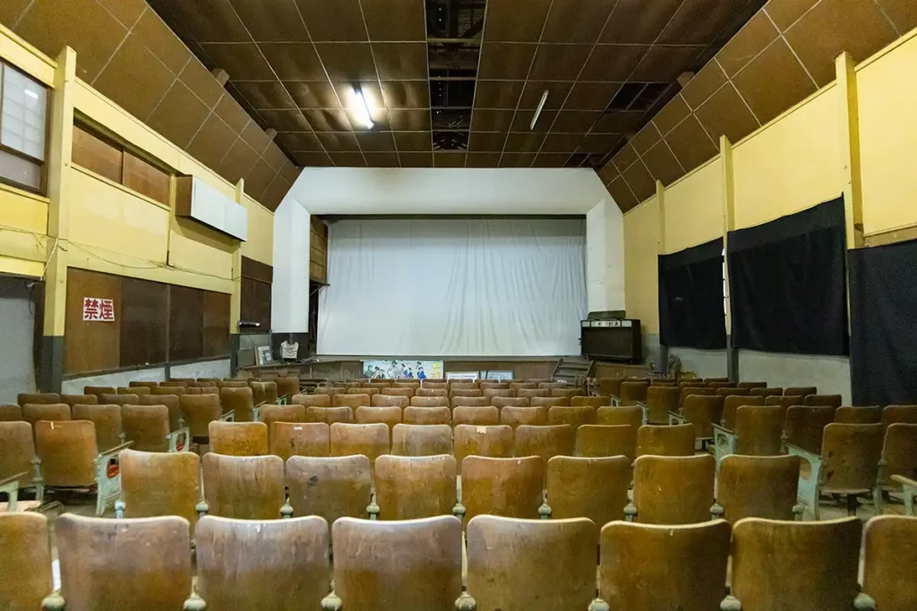 光劇場　昭和の面影を残す、島の歴史を伝える旧映画館