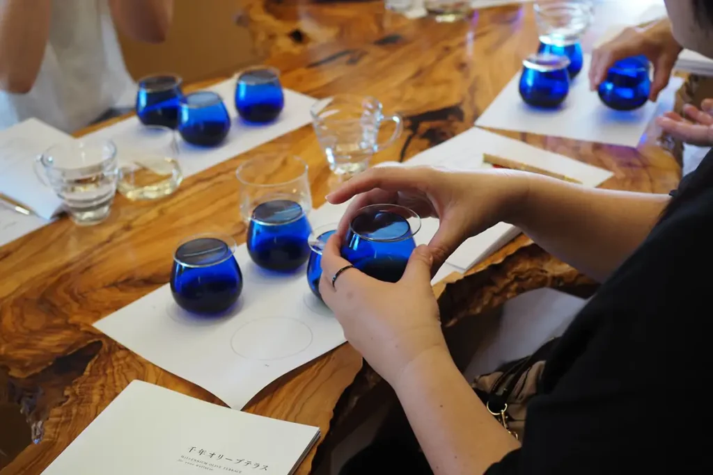 オリーブオイルのテイスティング体験も可能です