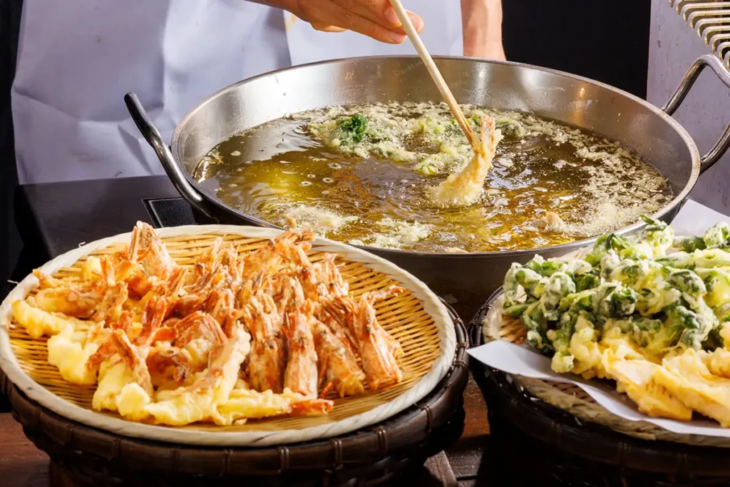 幻のモサエビと山菜の天麩羅