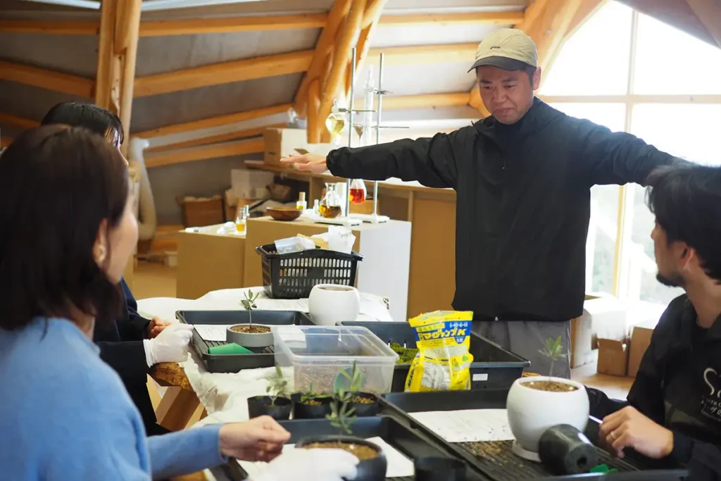 オリーブの特性など講師からレクチャー