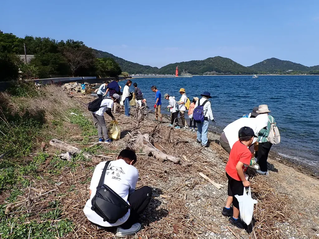 海岸清掃の様子（イメージ）