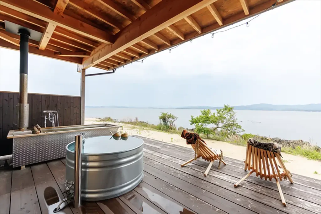 目の前に海が広がる、開放感あふれる屋外風呂