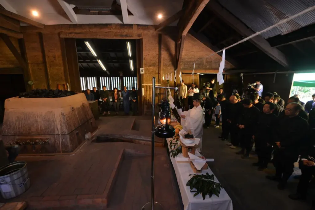 『田部家のたたら吹き』の様子