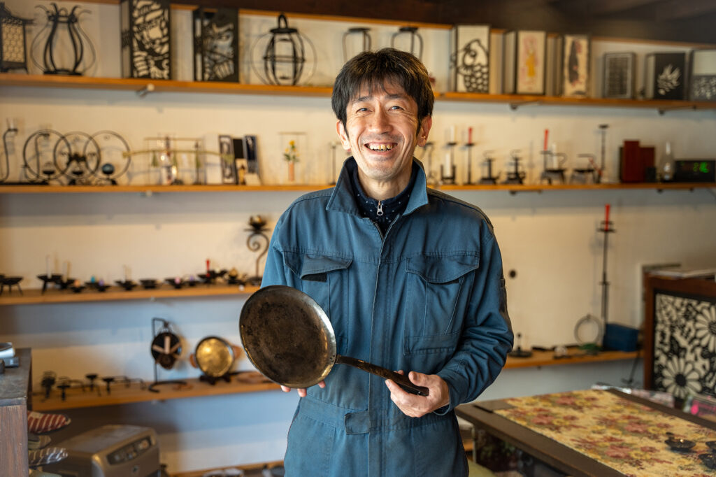 ギャラリーで話す小藤氏