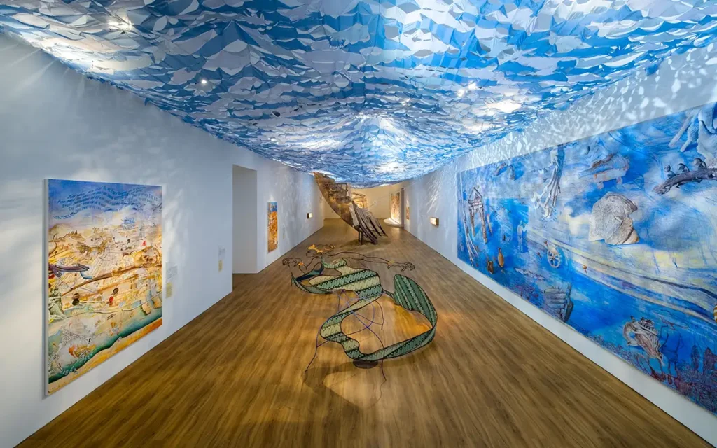 展示風景「Kei Imazu: The Sea is Barely Wrinkled」Museum MACAN（ジャカルタ）2025年、Photo courtesy Liandro Siringoringo.　