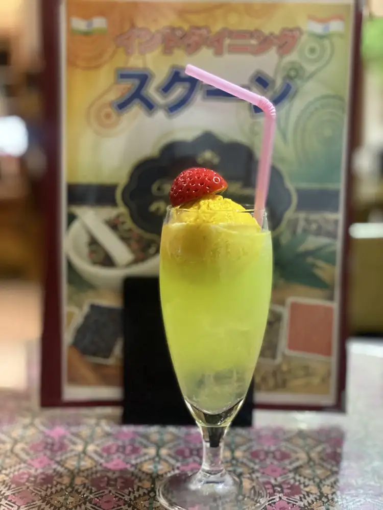 ココナッツマンゴークリームソーダ