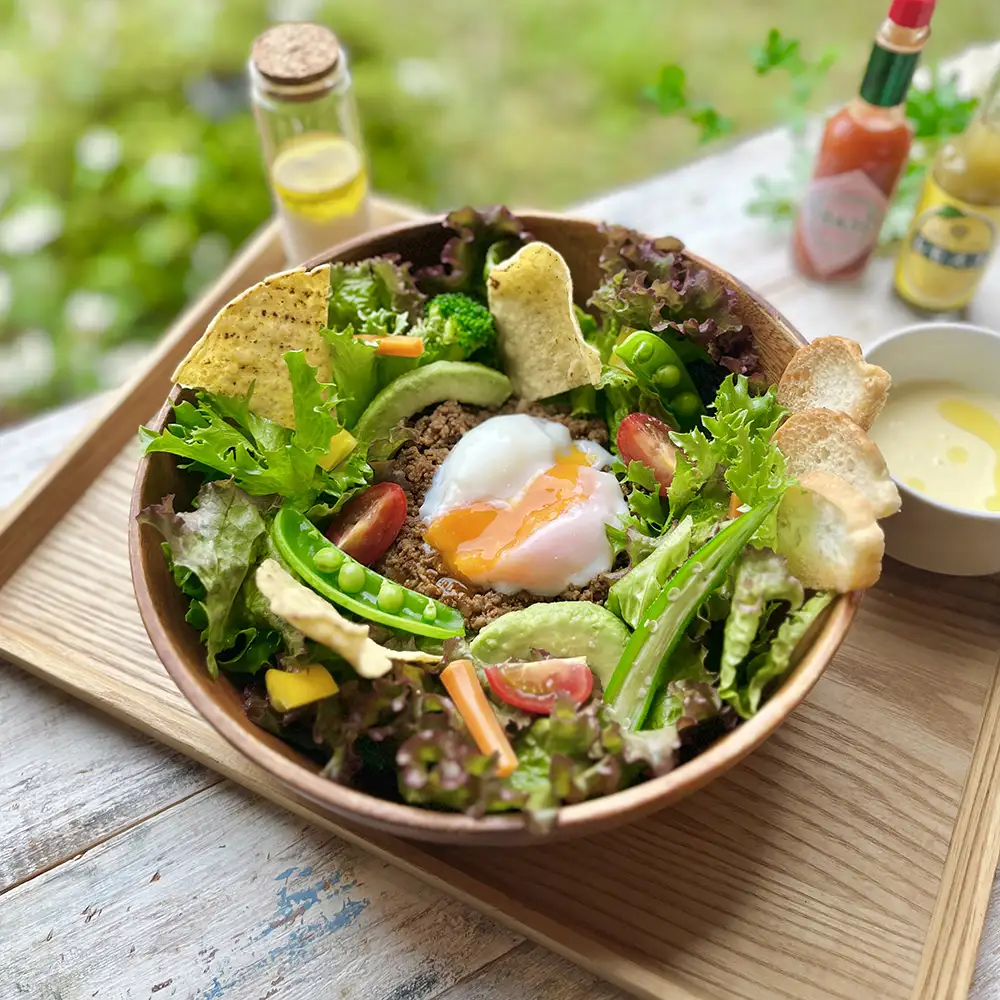 「野菜たっぷり！スパイシータコライス」（イメージ）