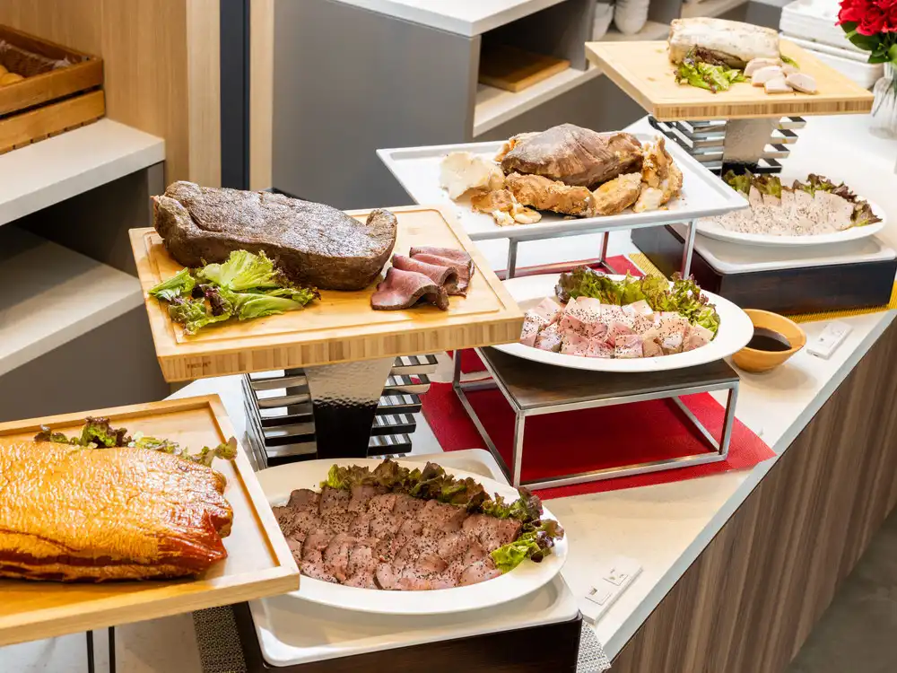 和洋ビュッフェ「専門店自慢の高品質なお肉」
