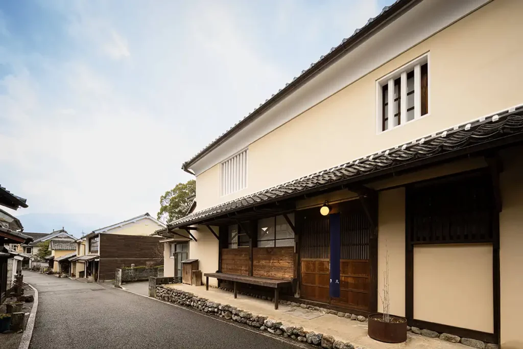 全ての宿が、内子町の町並みに馴染むように佇んでいます