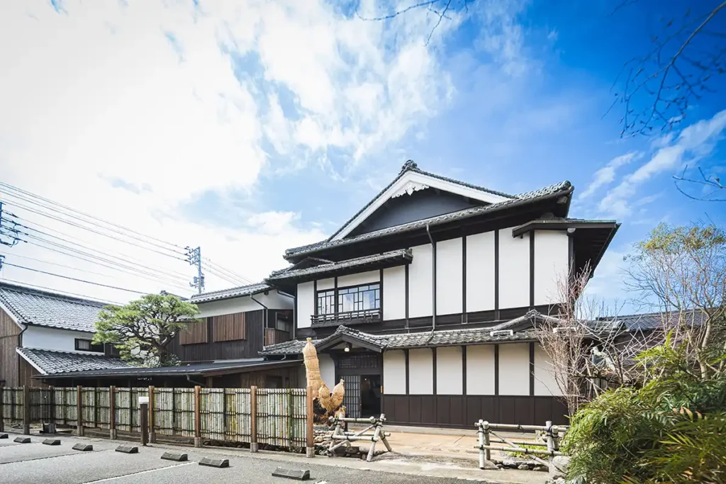 昭和元年築の別荘を改装した宿